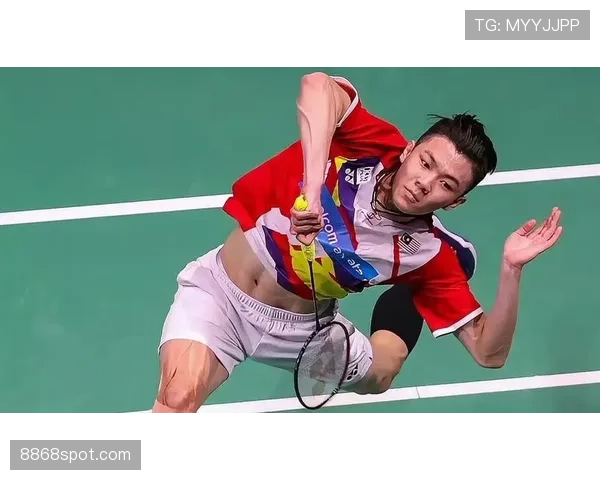 李梓嘉训练间隙自拍，居然穿得比我逛街还讲究？