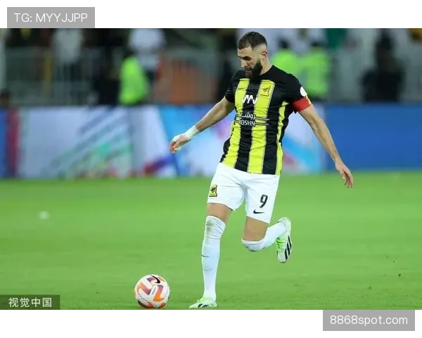 本泽马关键战回撤策动进攻，效率为何远超同位置球员？