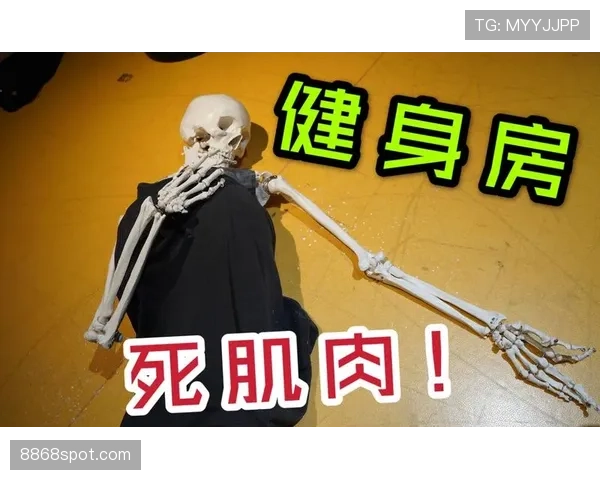 莱万训练完回家连水都不喝，冰箱里全是蛋白粉